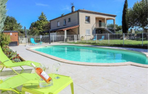 Stunning home in Valreas w/ Outdoor swimming pool, WiFi and 4 Bedrooms